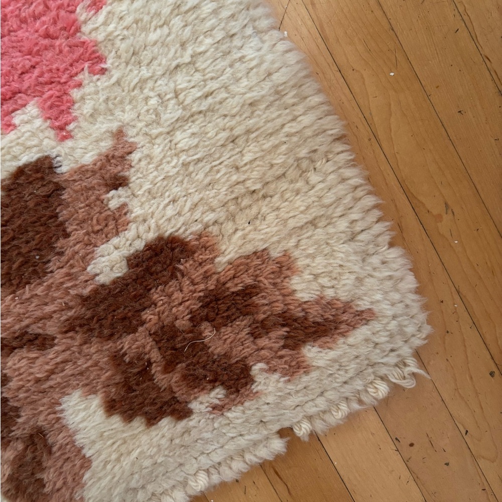 Leaf Motif Hand Hooked Rug - Picture 3 of 4